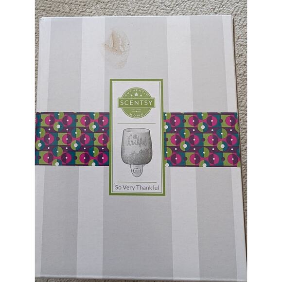 Scentsy So Very Thankful Mini Warmer "NEW" - Picture 1 of 1